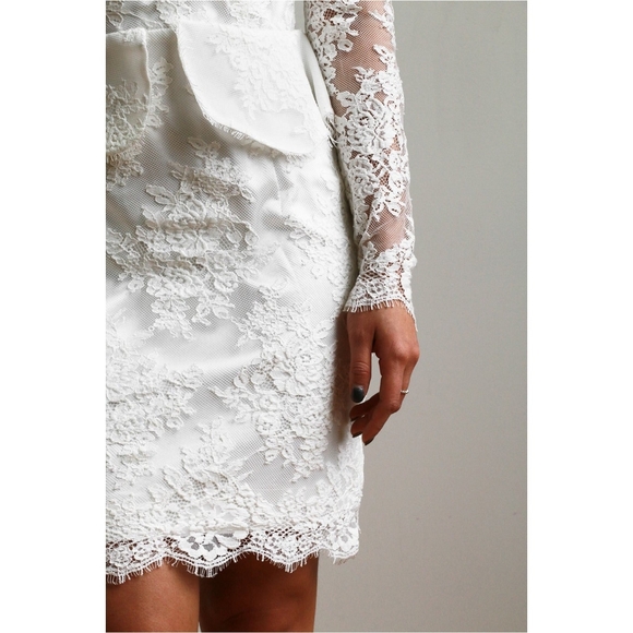 Leedy | Lace Dress - Picture 4 of 6